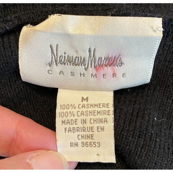 Neiman Marcus Women's Sz Med Black Cashmere Sweater - Picture 6 of 7